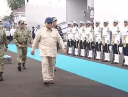 Prabowo Berlayar Pakai KRI Radjiman Saksikan Parade